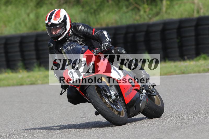 Archiv-2025/10 23.04.2025 Cornu Master School ADR/gruen-vert/313